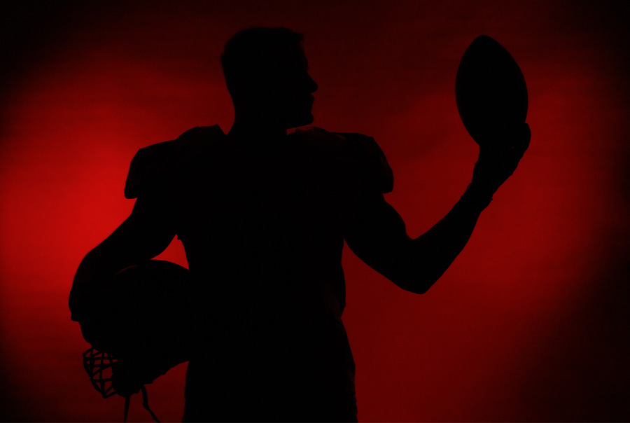 Miecz świetlny RGB w&nbsp;fotografii artystycznej —&nbsp;jak tworzyć efekty świetlne, które zachwycają?