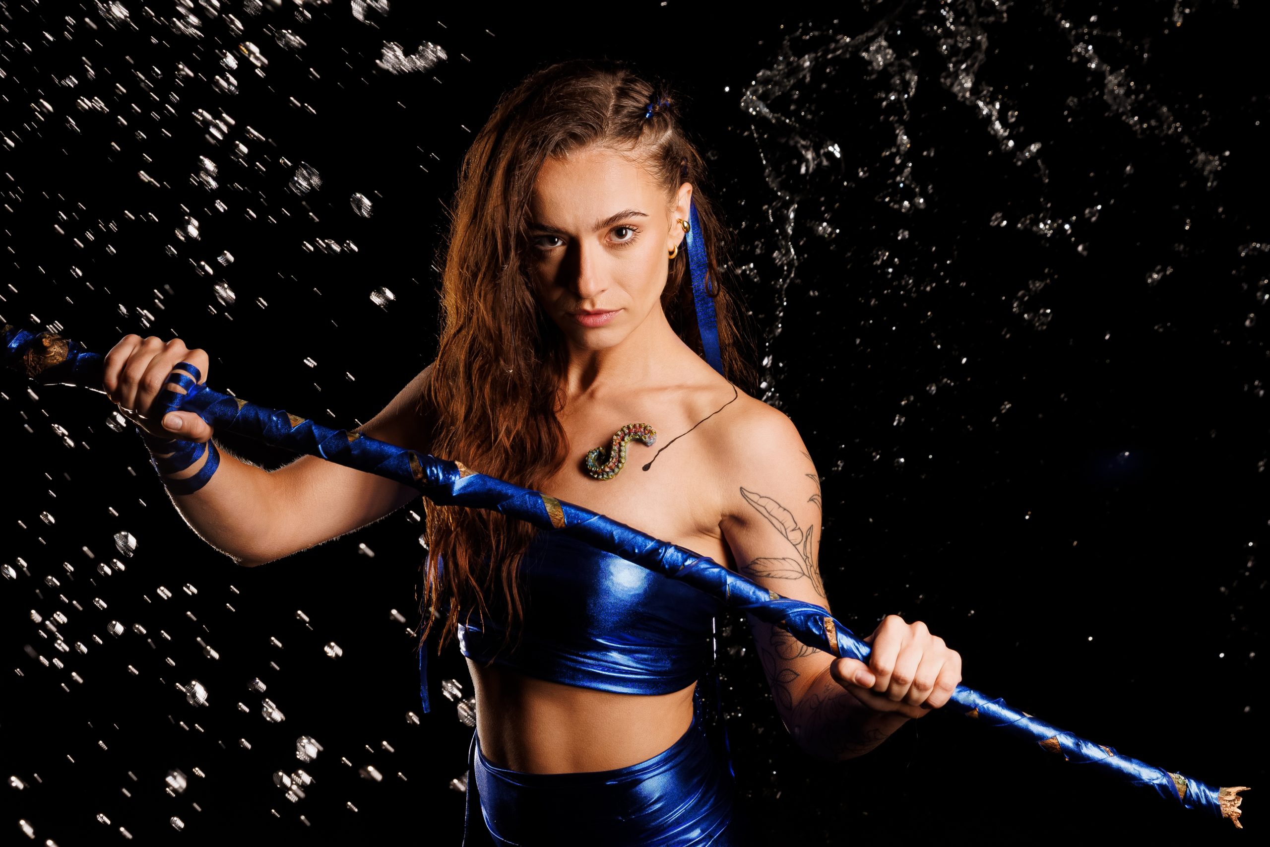 Kreatywne techniki oświetlenia w&nbsp;fotografii portretowej – poradnik dla fotografów